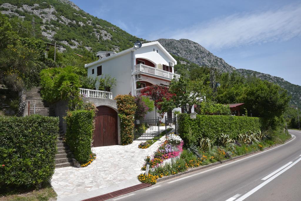 Apartments Biga Donji Morinj Exterior photo